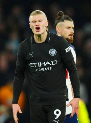 Erling Haaland of Manchester City reacts angrily at full time Tottenham Hotspur v Manchester City, Premier League, Football, Tottenham Hotspur Stadium, London, UK - 01 Feb 2026London Tottenham Hotspur Stadium United Kingdom EDITORIAL USE ONLY No use with unauthorised audio, video, data, fixture lists, club league logos or live services. Online in-match use limited to 120 images, no video emulation. No use in betting, games or single club league player publications. Copyright: xJavierxGarcia Shutterstockx 16496864ax
