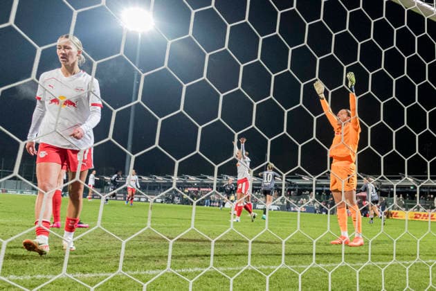 01.02.2026, xomx, Fussball Google Pixel Frauen-Bundesliga, RB Leipzig - Eintracht Frankfurt v.l. jubelt, Torjubel, Tor, Goal, Jubel, Freude, freuen zum 0:1. Elvira Johanna Herzog (RasenBallsport Leipzig) (DFL DFB REGULATIONS PROHIBIT ANY USE OF PHOTOGRAPHS as IMAGE SEQUENCES and or QUASI-VIDEO) Leipzig