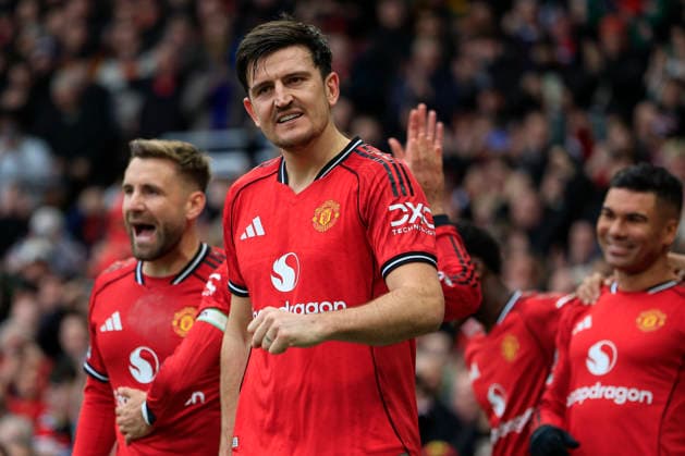 Manchester United, ManU v Fulham, Premier League Harry Maguire (5) of Manchester United celebrates the opening goal scored by Casemiro (18) of Manchester United during the Premier League match between Manchester United and Fulham at Old Trafford, Manchester, UK on 1 February 2026. Manchester Old Trafford Greater Manchester UK Editorial use only DataCo restrictions apply See www.football-dataco.com , Copyright: xConorxMolloyx PSI-23668-0147