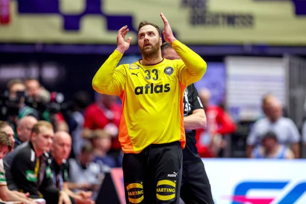 01.02.2026, Handball, Men s EHF EURO 2026, Deutschland - Dänemark, Jyske Bank Boxen in Herning, Final: Andreas Wolff (Germany 33) gestikulierend auf dem Spielfeld enttäuscht Enttäuschung Dänemark