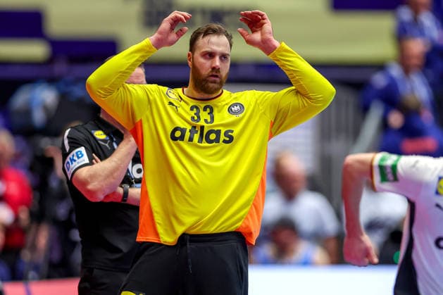 01.02.2026, Handball, Men s EHF EURO 2026, Deutschland - Dänemark, Jyske Bank Boxen in Herning, Final: Andreas Wolff (Germany 33) gestikulierend auf dem Spielfeld enttäuscht Enttäuschung Dänemark