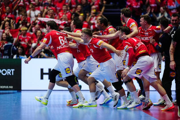 Daenemark jubelt Jubel nach Sieg Spielende DEN, Daenemark vs. Deutschland, Handball, EHF Europameisterschaft 2026, Finale, 01.02.2026 DEN, Daenemark vs. Deutschland, Handball, EHF Europameisterschaft 2026, Finale, 01.02.2026 Herning Copyright: xEibner-Pressefoto MarcelxvonxFehrnx EP_MFN