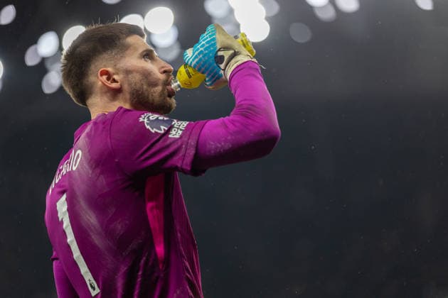 Tottenham Hotspur v Manchester City, Premier League Tottenham Hotspur goalkeeper Guglielmo Vicario (1) takes a sip of water during the Premier League match between Tottenham Hotspur and Manchester City at Tottenham Hotspur Stadium, London, UK on 1 February 2026. London Tottenham Hotspur Stadium London UK Editorial use only DataCo restrictions apply See www.football-dataco.com , Copyright: xToyinxOshodix PSI-23665-0056