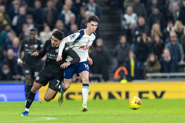 Tottenham Hotspur v Manchester City, Premier League Manchester City forward Omar Marmoush (7) and Tottenham Hotspur midfielder Archie Gray (14) battle for the ball during the Premier League match between Tottenham Hotspur and Manchester City at Tottenham Hotspur Stadium, London, UK on 1 February 2026. London Tottenham Hotspur Stadium London UK Editorial use only DataCo restrictions apply See www.football-dataco.com , Copyright: xToyinxOshodix PSI-23665-0063