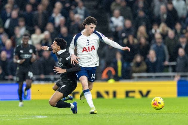 Tottenham Hotspur v Manchester City, Premier League Manchester City forward Omar Marmoush (7) and Tottenham Hotspur midfielder Archie Gray (14) battle for the ball during the Premier League match between Tottenham Hotspur and Manchester City at Tottenham Hotspur Stadium, London, UK on 1 February 2026. London Tottenham Hotspur Stadium London UK Editorial use only DataCo restrictions apply See www.football-dataco.com , Copyright: xToyinxOshodix PSI-23665-0064