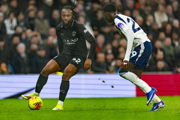 Tottenham Hotspur v Manchester City, Premier League Manchester City forward Antoine Semenyo (42) and Tottenham Hotspur midfielder Pape Matar Sarr (29) during the Premier League match between Tottenham Hotspur and Manchester City at Tottenham Hotspur Stadium, London, UK on 1 February 2026. London Tottenham Hotspur Stadium London UK Editorial use only DataCo restrictions apply See www.football-dataco.com , Copyright: xToyinxOshodix PSI-23665-0066