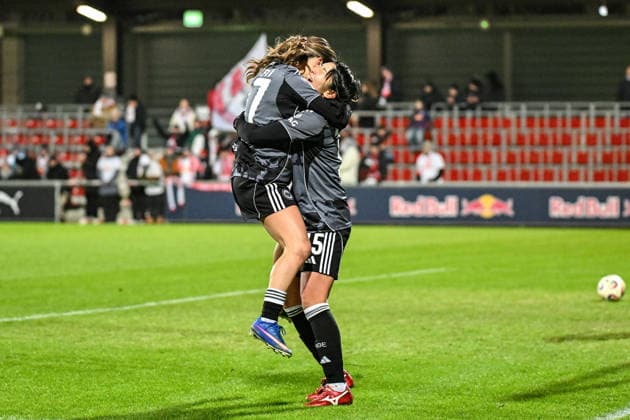 Fußball I Frauen I Saison 2025-2026 I Bundesliga I 16. Spieltag I RB Leipzig - Eintracht Frankfurt I 01.02.2026 Torjubel Ereleta Memeti (27, Eintracht Frankfurt) mit Remina Chiba (15, Eintracht Frankfurt) Leipzig RB Trainingszentrum, Cottaweg 7 Sachsen Deutschland Copyright: xLobeca InesxHähnelx