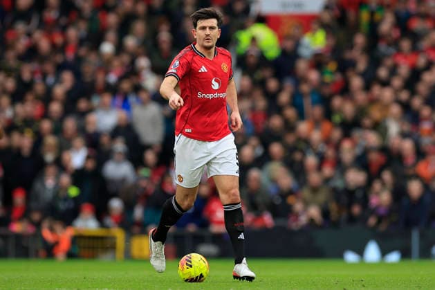 Manchester United, ManU v Fulham, Premier League Harry Maguire (5) of Manchester United during the Premier League match between Manchester United and Fulham at Old Trafford, Manchester, UK on 1 February 2026. Manchester Old Trafford Greater Manchester UK Editorial use only DataCo restrictions apply See www.football-dataco.com , Copyright: xConorxMolloyx PSI-23668-0156