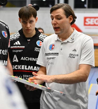 01.02.2026 - Handball - Saison 2025 2026 - Testspiel - Freundschaftsspiel : HC Erlangen HCE - Frisch Auf Göppingen - - xwoxzix - Johannes Sellin ( Trainer HC Erlangen HCE ) bei Auszeit