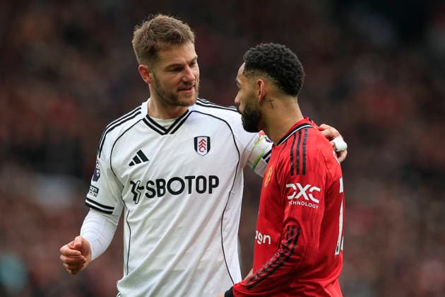 Manchester United, ManU v Fulham, Premier League Joachim Andersen (5) of Fulham and Matheus Cunha (10) of Manchester United have a chat during the Premier League match between Manchester United and Fulham at Old Trafford, Manchester, UK on 1 February 2026. Manchester Old Trafford Greater Manchester UK Editorial use only DataCo restrictions apply See www.football-dataco.com , Copyright: xConorxMolloyx PSI-23668-0159