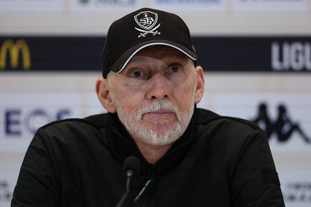 Nice v Stade Brestois 29 - Ligue 1 McDonald s 2025 2026 Eric Roy, Head Coach of Stade Brestois 29 portrait after the Ligue 1 McDonald s match between Nice and Brest at Allianz Riviera on February 1, 2026 in Nice, France. WARNING! This Photograph May Only Be Used For Newspaper And Or Magazine Editorial Purposes. May Not Be Used For Publications Involving 1 player, 1 Club Or 1 Competition Without Written Authorisation From Football DataCo Ltd. For Any Queries, Please Contact Football DataCo Ltd on +44 (0) 207 864 9121 Nice Allianz Riviera South-Eastern France France Copyright: xAllstarxPicturexLibraryxLtdx