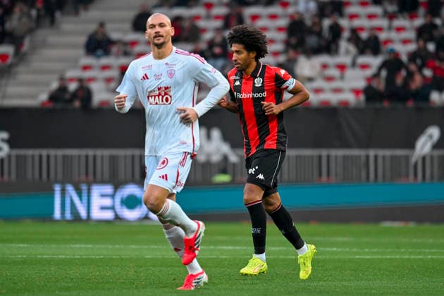 FOOTBALL : Nice (OGCN) vs Brest (SB29) - ligue 1 - 1 2 26 Nice™s defender 4 Dante and Brest™s forward 19 L. Ajorque during the French L1 2025-2026 season football match between Nice (OGCN) and Brest (SB) at Allianz Riviera stadium of Nice, south France, on February 1, 2026. NICEFrance  Copyright: xFredericxDIDESx
