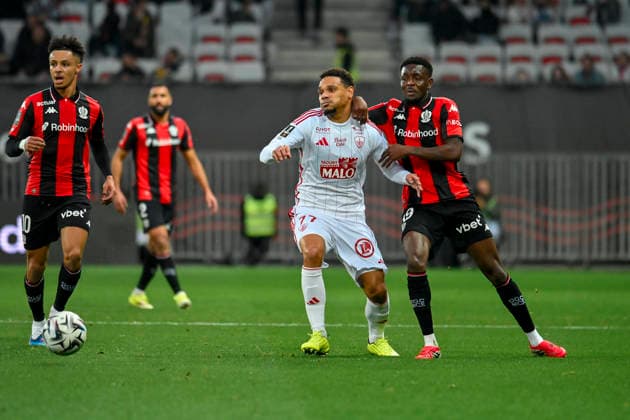 FOOTBALL : Nice (OGCN) vs Brest (SB29) - ligue 1 - 1 2 26 Brest™s defender 77 K. Lala Nice™s Midfielder 99 Salis Abdul during the French L1 2025-2026 season football match between Nice (OGCN) and Brest (SB) at Allianz Riviera stadium of Nice, south France, on February 1, 2026. NICEFrance  Copyright: xFredericxDIDESx