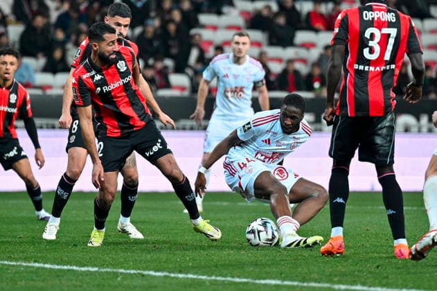 FOOTBALL : Nice (OGCN) vs Brest (SB29) - ligue 1 - 1 2 26 Nice™s defender 2 Ali Abdi and Brest™s defender 44 S. Coulibaly during the French L1 2025-2026 season football match between Nice (OGCN) and Brest (SB) at Allianz Riviera stadium of Nice, south France, on February 1, 2026. NICEFrance  Copyright: xFredericxDIDESx