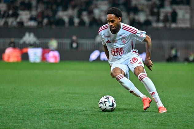 FOOTBALL : Nice (OGCN) vs Brest (SB29) - ligue 1 - 1 2 26 Brest™s midfielder 14 R. Labeau Lascary during the French L1 2025-2026 season football match between Nice (OGCN) and Brest (SB) at Allianz Riviera stadium of Nice, south France, on February 1, 2026. NICEFrance  Copyright: xFredericxDIDESx
