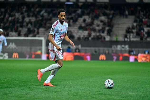 FOOTBALL : Nice (OGCN) vs Brest (SB29) - ligue 1 - 1 2 26 Brest™s midfielder 14 R. Labeau Lascary during the French L1 2025-2026 season football match between Nice (OGCN) and Brest (SB) at Allianz Riviera stadium of Nice, south France, on February 1, 2026. NICEFrance  Copyright: xFredericxDIDESx