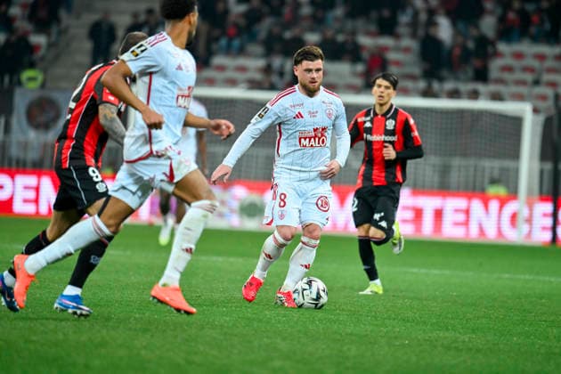 FOOTBALL : Nice (OGCN) vs Brest (SB29) - ligue 1 - 1 2 26 Brest s midfielder 8 H. Magnetti during the French L1 2025-2026 season football match between Nice (OGCN) and Brest (SB) at Allianz Riviera stadium of Nice, south France, on February 1, 2026. NICEFrance  Copyright: xFredericxDIDESx