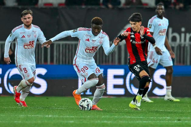FOOTBALL : Nice (OGCN) vs Brest (SB29) - ligue 1 - 1 2 26 Brest™s midfielder 99 P. Mboup and Boudache Kail during the French L1 2025-2026 season football match between Nice (OGCN) and Brest (SB) at Allianz Riviera stadium of Nice, south France, on February 1, 2026. NICEFrance  Copyright: xFredericxDIDESx
