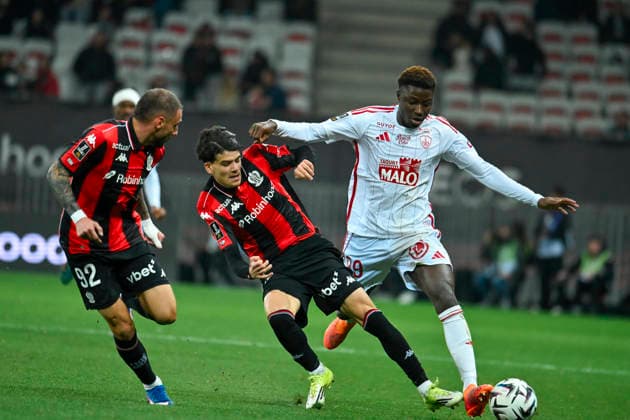 FOOTBALL : Nice (OGCN) vs Brest (SB29) - ligue 1 - 1 2 26 Nice™s defender 92 Jonathan Clauss, Boudache Kail and Brest™s midfielder 99 P. Mboup during the French L1 2025-2026 season football match between Nice (OGCN) and Brest (SB) at Allianz Riviera stadium of Nice, south France, on February 1, 2026. NICEFrance  Copyright: xFredericxDIDESx