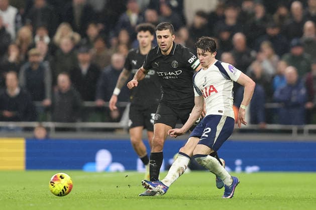 1st February 2026; Tottenham Hotspur Stadium, London, England; Premier League Football, Tottenham Hotspur versus Manchester City; Conor Gallagher of Tottenham Hotspur passes away from Rodri of Manchester City  KatiexChan Content restricted for UK based newspaper