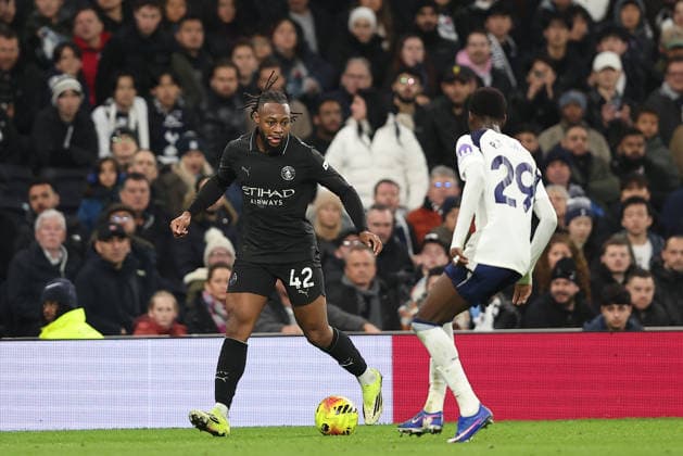 1st February 2026; Tottenham Hotspur Stadium, London, England; Premier League Football, Tottenham Hotspur versus Manchester City; Antoine Semenyo of Manchester City takes on Pape Matar Sarr of Tottenham Hotspur  KatiexChan Content restricted for UK based newspaper