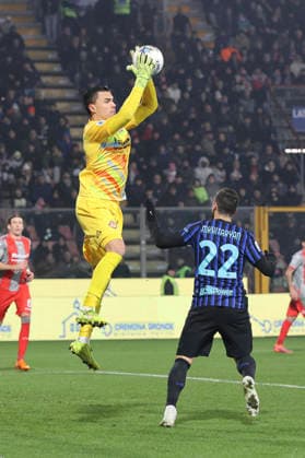 February 1, 2026, Cremona: US Cremonese s Emil Audero makes a save during the italian soccer,Serie A match between US Cremonese vs Internazionale FC on February 01, 2026 at the Giovanni Zini stadium in Cremona, Italy. ANSA Soccer: Serie A; Cremonese Vs Inter  - ZUMAa110 20260201_zaf_a110_057 Copyright: xDavidexCasentinix