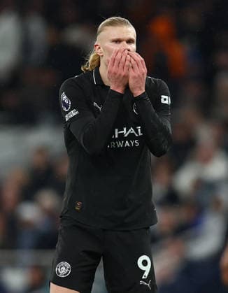 London, England, 1st February 2026. Erling Haaland of Manchester City looks dejected during the Tottenham Hotspur vs Manchester City Premier League match at the Tottenham Hotspur Stadium, London. Picture credit should read: Paul Terry Sportimage EDITORIAL USE ONLY. No use with unauthorised audio, video, data, fixture lists, club league logos or live services. Online in-match use limited to 120 images, no video emulation. No use in betting, games or single club league player publications. SPI_059_PT_Tottenham_Man_City SPI-4504-0059
