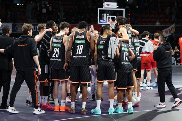 Die Spieler von ratiopharm Ulm jubeln nach dem Sieg, GER, FC Bayern Basketball vs. ratiopharm Ulm, Basketball, easycredit Basketball Bundesliga, 18. Spieltag, Saison 2025 2026, 01.02.2026, GER, FC Bayern Basketball vs. ratiopharm Ulm, Basketball, easycredit Basketball Bundesliga, 18. Spieltag, Saison 2025 2026, 01.02.2026 Muenchen Copyright: xEibner-Pressefoto JennixMaulx EP_JML