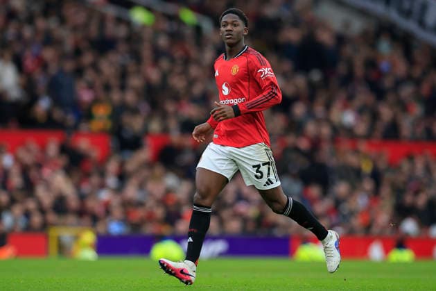 Manchester United, ManU v Fulham, Premier League Kobbie Mainoo (37) of Manchester United during the Premier League match between Manchester United and Fulham at Old Trafford, Manchester, UK on 1 February 2026. Manchester Old Trafford Greater Manchester UK Editorial use only DataCo restrictions apply See www.football-dataco.com , Copyright: xConorxMolloyx PSI-23668-0184