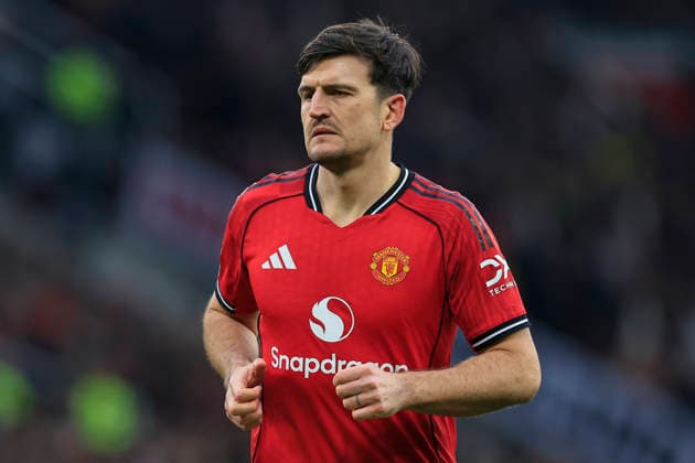 Manchester United, ManU v Fulham, Premier League Harry Maguire (5) of Manchester United during the Premier League match between Manchester United and Fulham at Old Trafford, Manchester, UK on 1 February 2026. Manchester Old Trafford Greater Manchester UK Editorial use only DataCo restrictions apply See www.football-dataco.com , Copyright: xConorxMolloyx PSI-23668-0194