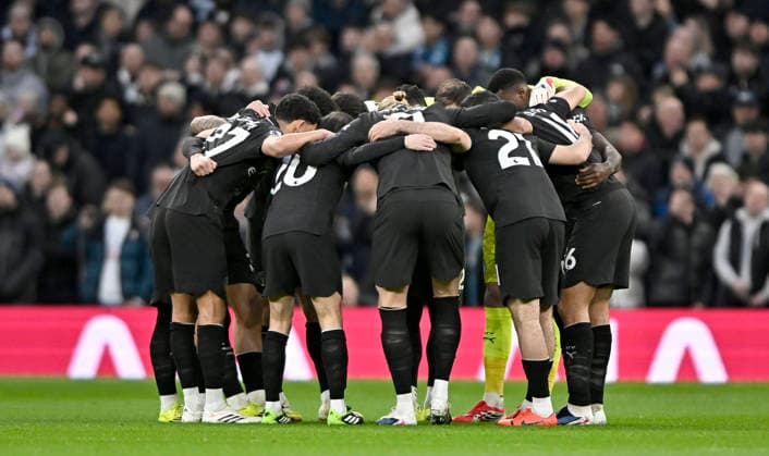 Tottenham Hotspur V Manchester City. Premier league. The Manchester City team huddle during the Tottenham Hotspur V Manchester City Premier league match at the Tottenham Hotspur Stadium, London. Tottenham Tottenham Hotspur Stadium UK Copyright: xMartinxDaltonx Spurs_ManCity_010226_MD_002