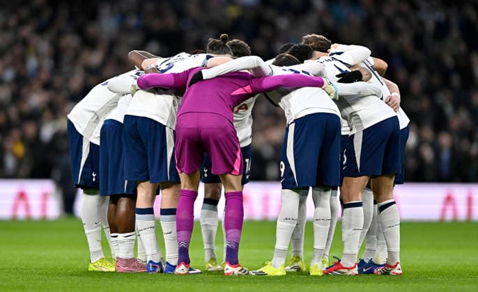 Tottenham Hotspur V Manchester City. Premier league. The Spurs team huddle during the Tottenham Hotspur V Manchester City Premier league match at the Tottenham Hotspur Stadium, London. Tottenham Tottenham Hotspur Stadium UK Copyright: xMartinxDaltonx Spurs_ManCity_010226_MD_003