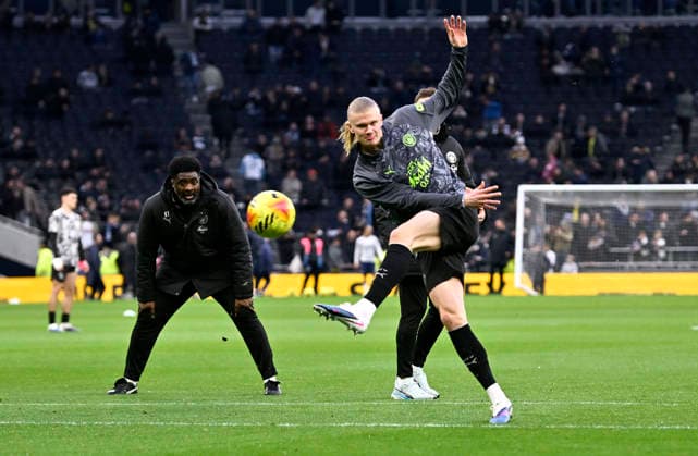 Tottenham Hotspur V Manchester City. Premier league. Erling Haaland (Manchester City) in the warm up during the Tottenham Hotspur V Manchester City Premier league match at the Tottenham Hotspur Stadium, London. Tottenham Tottenham Hotspur Stadium UK Copyright: xMartinxDaltonx Spurs_ManCity_010226_MD_027