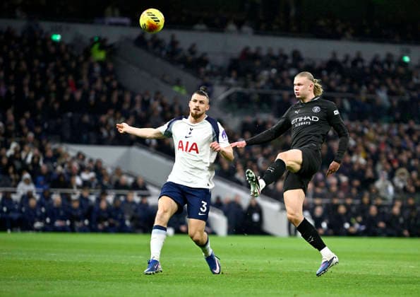 Tottenham Hotspur V Manchester City. Premier league. Erling Haaland (Manchester City) tries to lob the ball over the Spurs goalkeeper during the Tottenham Hotspur V Manchester City Premier league match at the Tottenham Hotspur Stadium, London. Tottenham Tottenham Hotspur Stadium UK Copyright: xMartinxDaltonx Spurs_ManCity_010226_MD_029