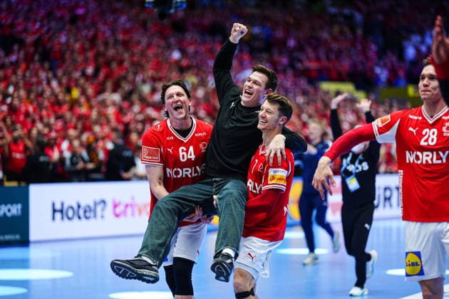 Daenemark jubelt Jubel nach Sieg Spielende DEN, Daenemark vs. Deutschland, Handball, EHF Europameisterschaft 2026, Finale, 01.02.2026 DEN, Daenemark vs. Deutschland, Handball, EHF Europameisterschaft 2026, Finale, 01.02.2026 Herning Copyright: xEibner-Pressefoto MarcelxvonxFehrnx EP_MFN