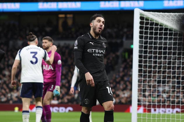 Tottenham v Man City 01 February 2026, London - Premier League Football - Tottenham Hotspur v Manchester City - Rayan Cherki of Manchester City pulls a face at the Tottenham fans - Photo: Charlotte Wilson Offside. London UK Copyright: xCharlottexWilsonx xOffsidexOffside