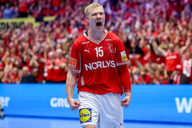 01.02.2026, Handball, Men s EHF EURO 2026, Deutschland - Dänemark, Jyske Bank Boxen in Herning, Final: Magnus Saugstrup Jensen (Denmark 15) jubelnd Dänemark