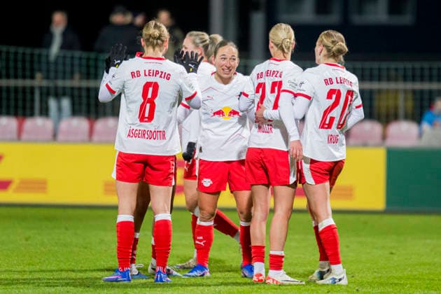 01.02.2026, xomx, Fussball Google Pixel Frauen-Bundesliga, RB Leipzig - Eintracht Frankfurt v.l. jubelt, Torjubel, Tor, Goal, Jubel, Freude, freuen zum 2:2 mit dem Schlusspfiff (DFL DFB REGULATIONS PROHIBIT ANY USE OF PHOTOGRAPHS as IMAGE SEQUENCES and or QUASI-VIDEO) Leipzig