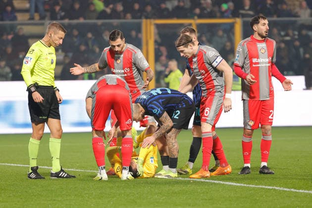 1st February 2026; Stadio Giovanni Zini, Cremona, Lombardy, Italy, Serie A Football, Cremonese versus Inter Milan; Emil Audero of US Cremonese on the ground after being stunned by a firecracker  EmanuelexPennacchio Content restricted for UK based newspaper