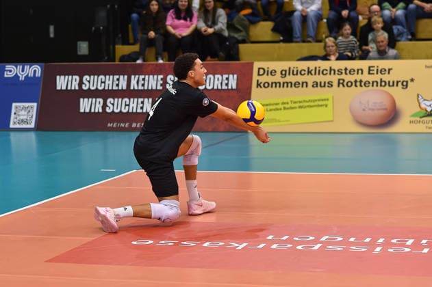 Maxim Mandic (VC Juniors Frankfurt, 04), Annahme TV Rottenburg vs. VC Juniors Frankfurt, Volleyball, 2. Bundesliga Sued, 17. Spieltag, Spiel 5676, Saison 2025 2026, 01.02.2026, TV Rottenburg vs. VC Juniors Frankfurt, Volleyball, 2. Bundesliga Sued, 17. Spieltag, Spiel 5676, Saison 2025 2026, 01.02.2026 Rottenburg Copyright: xEibner-Pressefoto RalphxKunzex EP_RKE