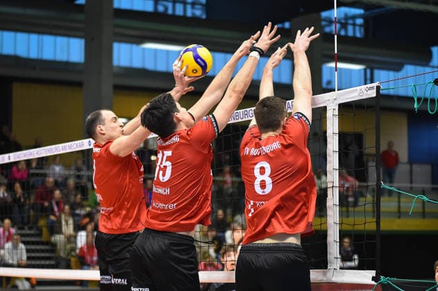 Dreierblock, von links Moritz Rauber (TV Rottenburg, 02), Philipp Friedrich (TV Rottenburg, 15), Niklas Lichtenauer (TV Rottenburg, 08) TV Rottenburg vs. VC Juniors Frankfurt, Volleyball, 2. Bundesliga Sued, 17. Spieltag, Spiel 5676, Saison 2025 2026, 01.02.2026, TV Rottenburg vs. VC Juniors Frankfurt, Volleyball, 2. Bundesliga Sued, 17. Spieltag, Spiel 5676, Saison 2025 2026, 01.02.2026 Rottenburg Copyright: xEibner-Pressefoto RalphxKunzex EP_RKE