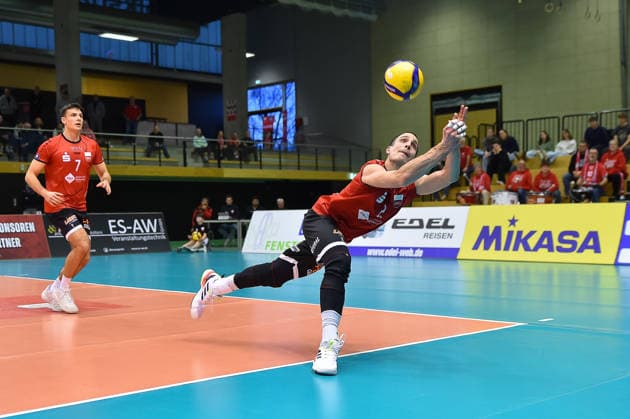 Rettungstat, Tameo Lee Zillner (VC Juniors Frankfurt, 02) TV Rottenburg vs. VC Juniors Frankfurt, Volleyball, 2. Bundesliga Sued, 17. Spieltag, Spiel 5676, Saison 2025 2026, 01.02.2026, TV Rottenburg vs. VC Juniors Frankfurt, Volleyball, 2. Bundesliga Sued, 17. Spieltag, Spiel 5676, Saison 2025 2026, 01.02.2026 Rottenburg Copyright: xEibner-Pressefoto RalphxKunzex EP_RKE