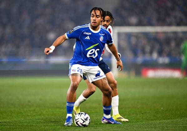 RC Strasbourg Alsace v Paris Saint-Germain - Ligue 1 McDonald s 2025 2026 22 Guela DOUE (rcsa) during the Ligue 1 McDonald s match between Strasbourg and Paris SG at Stade de la Meinau on February 1, 2026 in Strasbourg, France. Strasbourg France  Copyright: xFEPx 776348271