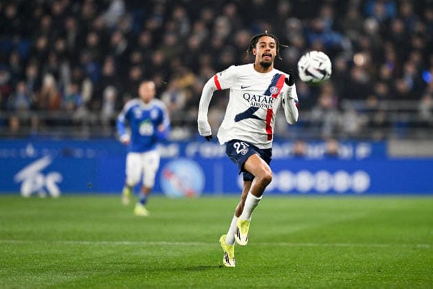 RC Strasbourg Alsace v Paris Saint-Germain - Ligue 1 McDonald s 2025 2026 29 Bradley BARCOLA (psg) during the Ligue 1 McDonald s match between Strasbourg and Paris SG at Stade de la Meinau on February 1, 2026 in Strasbourg, France. Strasbourg France  Copyright: xFEPx 776348271