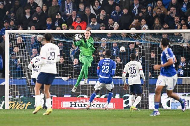 RC Strasbourg Alsace v Paris Saint-Germain - Ligue 1 McDonald s 2025 2026 39 Matvey SAFONOV (psg) during the Ligue 1 McDonald s match between Strasbourg and Paris SG at Stade de la Meinau on February 1, 2026 in Strasbourg, France. Strasbourg France  Copyright: xFEPx 776348271