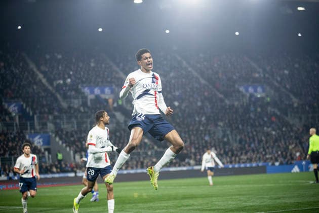 FOOTBALL: Ligue 1 Racing Strasbourg (RCS) vs Paris Saint Germain (PSG) - 01 02 2026 Stade de la Meinau. Strasbourg - France Joie des joueurs de l equipe de Paris Saint Germain (PSG) apres le but de Senny Mayulu 24 (PSG)  Copyright: xElyxandroxCEGARRAx