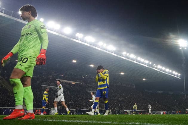 Parma™s goalkeeper Edoardo Corvi and Parma™s Mariano Troilo after the goal of Juventus™ Weston McKennie 0-2 during the Serie A soccer match between Parma and Juventus at Ennio Tardini Stadium in Parma, North Italy, Sunday, February 1, 2026. Soccer  Copyright: xMassimoxPaolone LaPressex