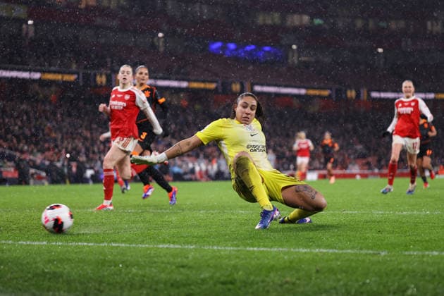 Arsenal v Corinthians 01 February 2026, London - FIFA Womens Champions Cup Final - Arsenal v Corinthians - Corinthians goalkeeper Leticia fails to save a shot resulting in the third Arsenal goal - Photo: Jacques Feeney Offside. London UK Copyright: xJacquesxFeeneyx xOffsidexOffside