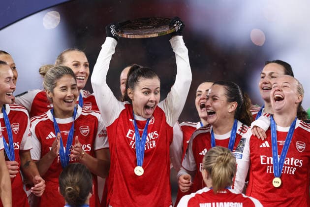 Arsenal v Corinthians 01 February 2026, London - FIFA Womens Champions Cup Final - Arsenal v Corinthians - Victoria Pelova of Arsenal celebrates with the Champions Cup Trophy - Photo: Jacques Feeney Offside. London UK Copyright: xJacquesxFeeneyx xOffsidexOffside