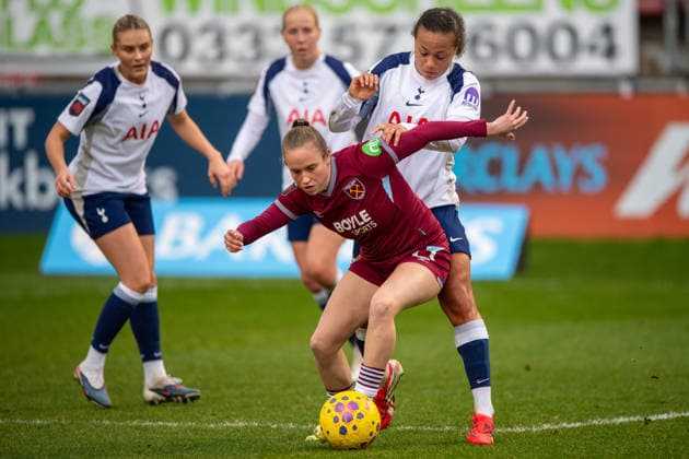Sarah Brasero (21 West Ham) during the Barclays Women?s Super League game between West Ham United v Tottenham Hotspur at Chigwell Construction Stadium, London, England. (Photo by Mike Turner Sports Press Photo SPP) Copyright: xMikexTurner SPPx Sportspressphoto_SPR88228